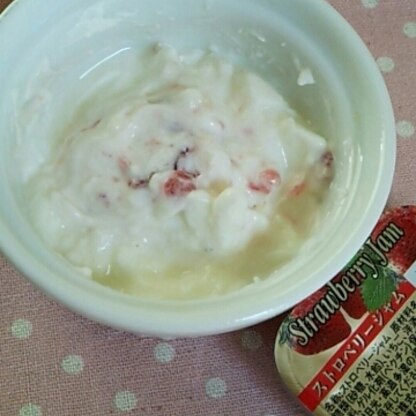 ホイップクリームがヨーグルトでさっぱりして、すっごく美味しかったです^-^☆色々使えますね♪ごちそうさまでした♪